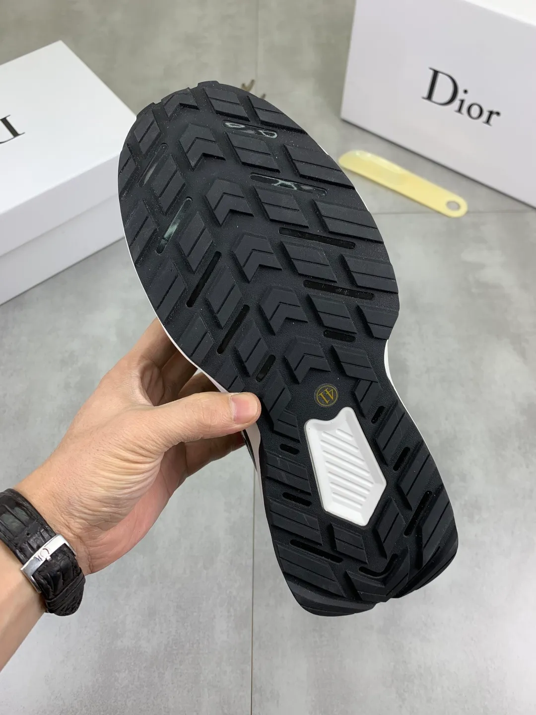 Men's Men's Shoes💰P440💰[New Style]🆘[Dior] Dior original lace-up low-top men's shoes Classic casual shoes 🔥This model is the official classic model with high quality and made by famous original designers. It is made of high-quality cowhide with original materials➕Comfortable and breathable mesh lining➕Pigskin insole. The perfect last shape and generous and fashionable design have attracted many consumers. Suitable for drivers to drive🚗What you want is the highest quality in the market. Color: 2️⃣Code number: 38--44